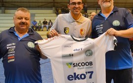 Entrega camisa chapecoense futsal